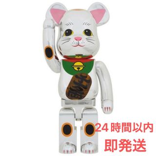 ベアブリック(BE@RBRICK)のBE@RBRICK 招き猫 銀メッキ 発光 1000％ 即発送(その他)