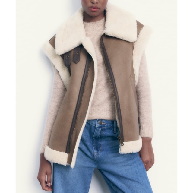 ZARA コントラストフェイクボアベスト ZARA コントラストフェイクボアベスト
