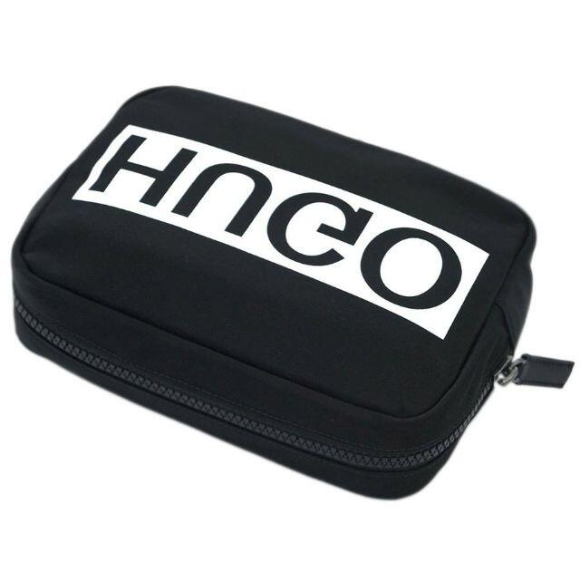 HUGO BOSS(ヒューゴボス)の【新品】ヒューゴ・ボス ポーチ ロゴ ブラックxホワイト 30121 メンズのバッグ(セカンドバッグ/クラッチバッグ)の商品写真