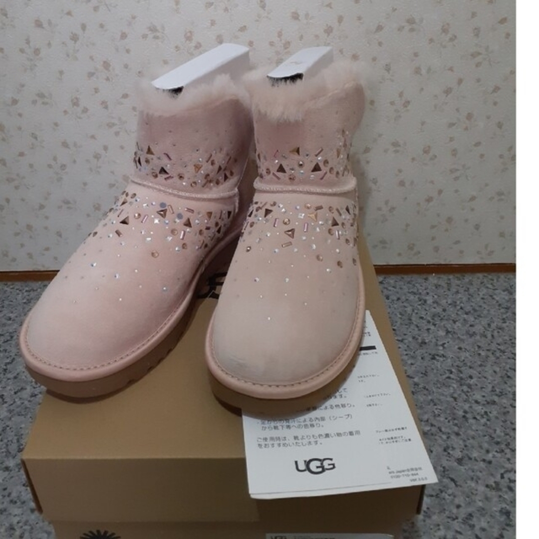 UGG クラシック　ギャラクシー　ブリング　ミニ　シープスキンブーツ　新品