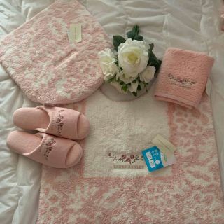 ローラアシュレイ 花柄 トイレマットの通販 17点 | LAURA ASHLEYの