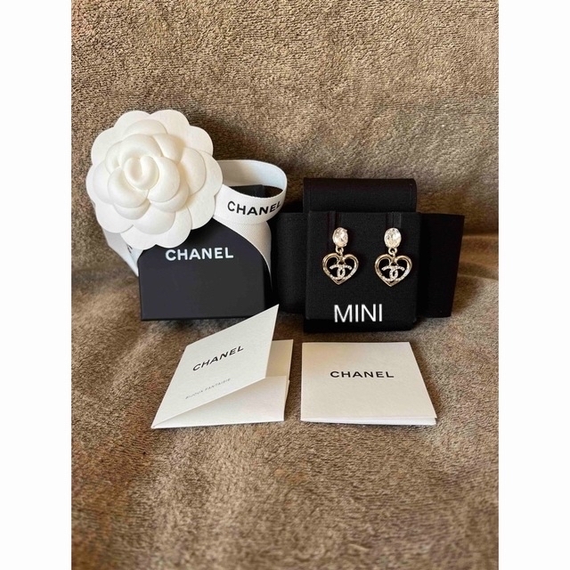 新品 未使用 シャネル CHANEL ピアス 23C ハート ココマーク