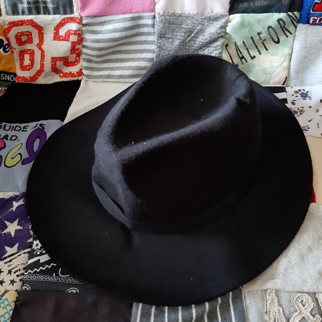 OZOC(オゾック)のOZOC　オゾック　黒　ハット帽子　タグ付き レディースの帽子(ハット)の商品写真