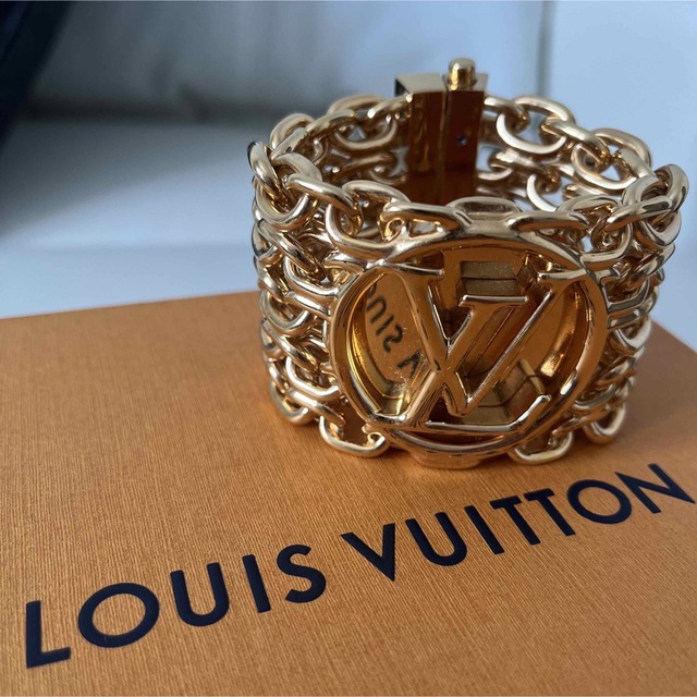 大特価放出!アクセサリーLOUIS VUITTONブレスレット - ruizvillandiego.com