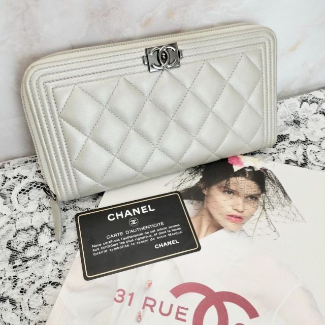 世界的に有名な CHANEL - グレー ラウンドファスナー 長財布