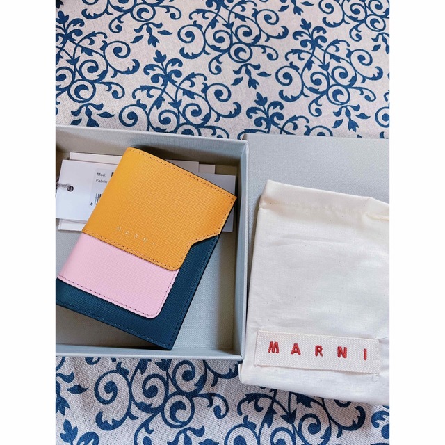 MARNI マルニ 二つ折り財布