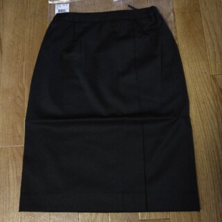 セシール(cecile)の事務・オフィス制服ブラックスカート新品・未使用品(ひざ丈スカート)