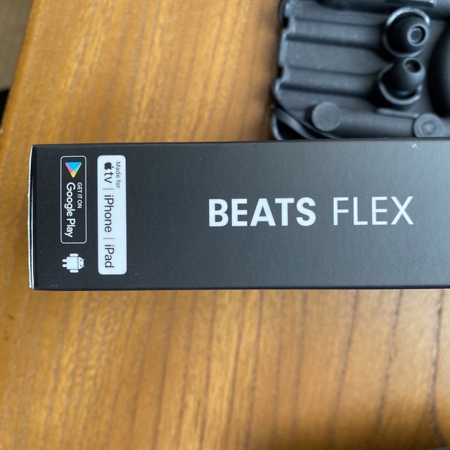 Beats by Dr Dre(ビーツバイドクタードレ)のBeats Flex ブラック スマホ/家電/カメラのオーディオ機器(ヘッドフォン/イヤフォン)の商品写真