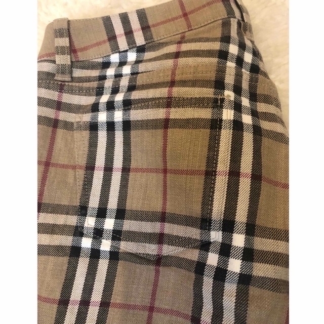 BURBERRY(バーバリー)の美品本物バーバリーBurberry上質コットンチェック柄デニム地パンツ♫ レディースのパンツ(デニム/ジーンズ)の商品写真