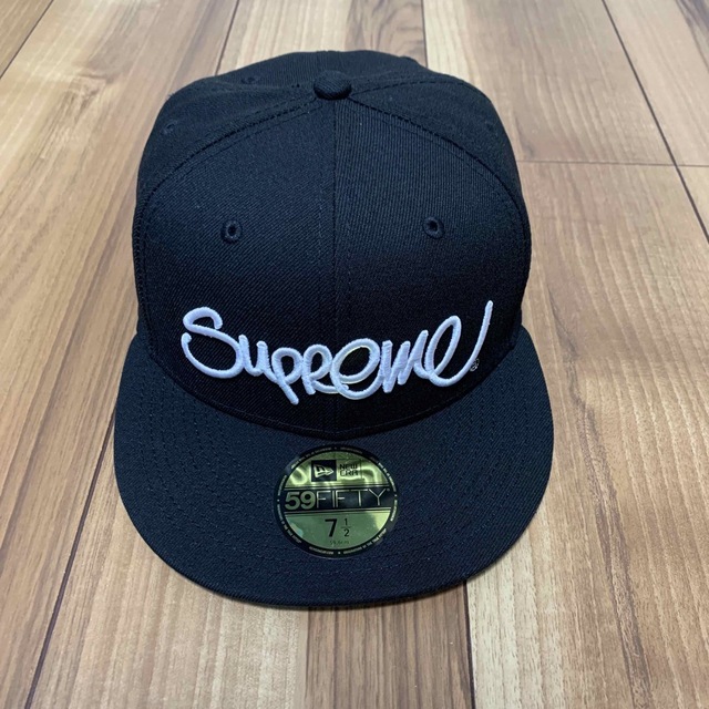 supremeシュプリーム Handstyle New era 7 1/2のサムネイル