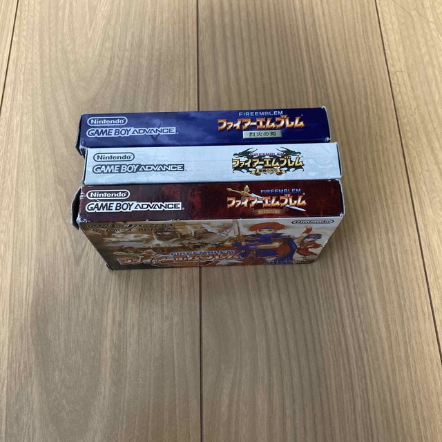 任天堂(ニンテンドウ)のファイアーエムブレム 封印の剣　烈火の剣　聖魔の光石 エンタメ/ホビーのゲームソフト/ゲーム機本体(携帯用ゲームソフト)の商品写真