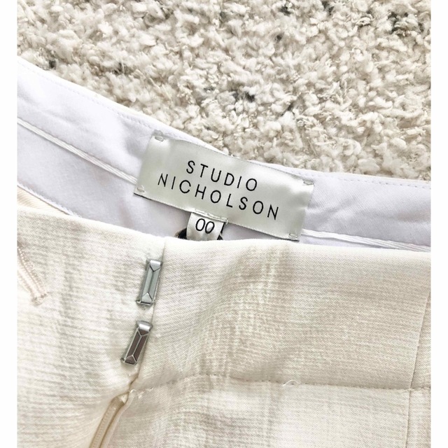 STUDIO NICHOLSON(スタジオニコルソン)のSTUDIO NICHOLSON スタジオニコルソン DORDONI パンツ レディースのパンツ(カジュアルパンツ)の商品写真