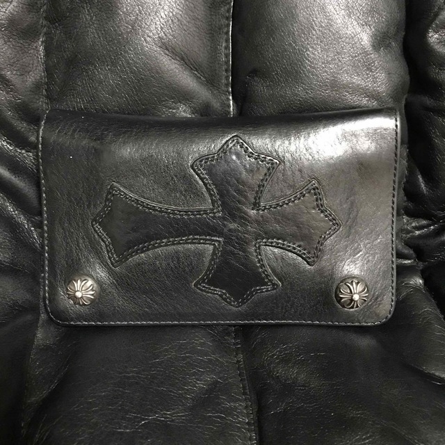 Chrome Hearts(クロムハーツ)のCHROME HEARTS レザー クロス パッチ 1zip ウォレット 財布 メンズのファッション小物(折り財布)の商品写真