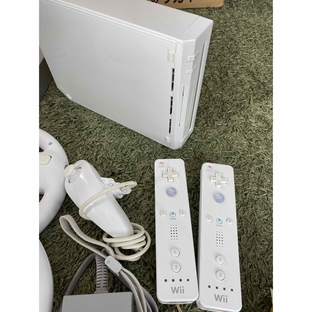 Wii(ウィー)のWii本体　美品　ソフトその他セット　　早い者勝ち！ エンタメ/ホビーのゲームソフト/ゲーム機本体(家庭用ゲーム機本体)の商品写真