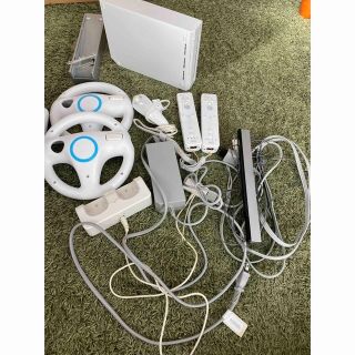 ウィー(Wii)のWii本体　美品　ソフトその他セット　　早い者勝ち！(家庭用ゲーム機本体)