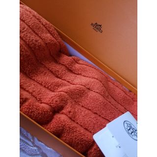 エルメス(Hermes)の【タグ付き】HERMES エルメス タオル オレンジ フェイスタオル(タオル/バス用品)