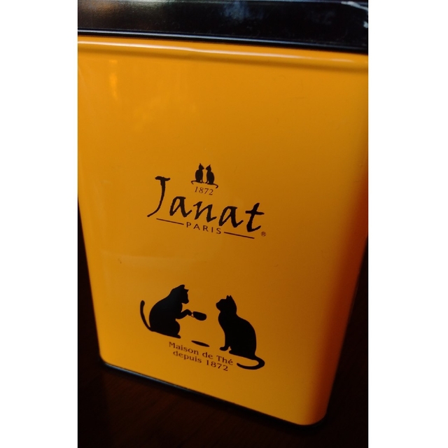 KALDI(カルディ)のJanat 紅茶空缶 [黒猫] ４個セット ハンドメイドの素材/材料(その他)の商品写真
