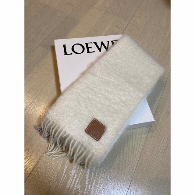 価格は安く LOEWE ロエベ マフラー モヘア 白 未使用品 - マフラー