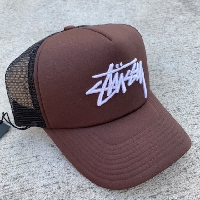 STUSSY(ステューシー)の[海外限定] Stussy フォントロゴ スナップバックメッシュキャップ メンズの帽子(キャップ)の商品写真