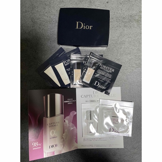 Dior(ディオール)の【サンプル付き】Diorスキンフォーエバーコンパクトナチュラルベルベット コスメ/美容のベースメイク/化粧品(ファンデーション)の商品写真