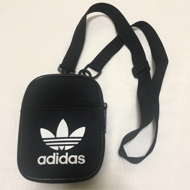 adidas(アディダス)のadidas ショルダーバッグ メンズのバッグ(ショルダーバッグ)の商品写真