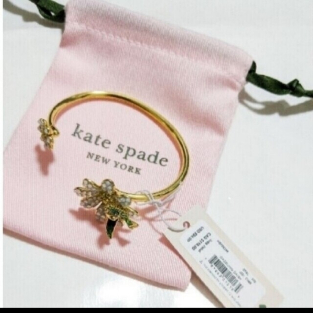 kate spade new york(ケイトスペードニューヨーク)の【新品】kate spade ケイトスペード デイジーフレックスカフブレスレット レディースのアクセサリー(ブレスレット/バングル)の商品写真