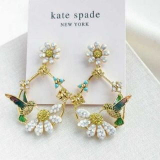 ケイトスペードニューヨーク(kate spade new york)の【新品】kate spade ケイトスペード　ピアス　まばゆいばかりのデイジーハ(ブレスレット/バングル)