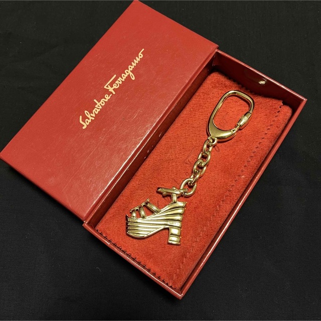 Ferragamo(フェラガモ)のFerragamo ヒール バックチャーム ヴィンテージ レディースのファッション小物(キーホルダー)の商品写真