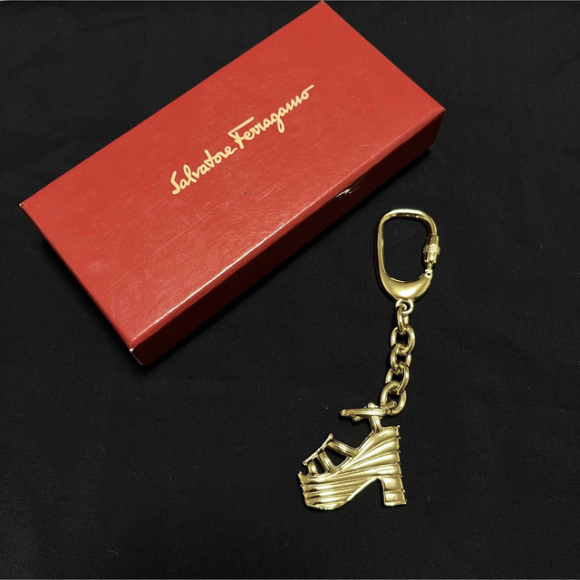 Ferragamo(フェラガモ)のFerragamo ヒール バックチャーム ヴィンテージ レディースのファッション小物(キーホルダー)の商品写真