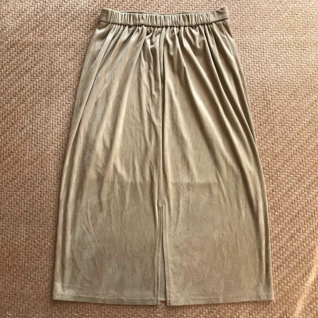 GU(ジーユー)のGU ジーユー スウェード調 フェイクレザースカート 膝丈スカート レディースのスカート(ひざ丈スカート)の商品写真