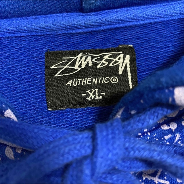 STUSSY(ステューシー)の【希少デザイン】STUSSY ステューシー　パーカー　XLサイズ　総柄　一点物 メンズのトップス(パーカー)の商品写真