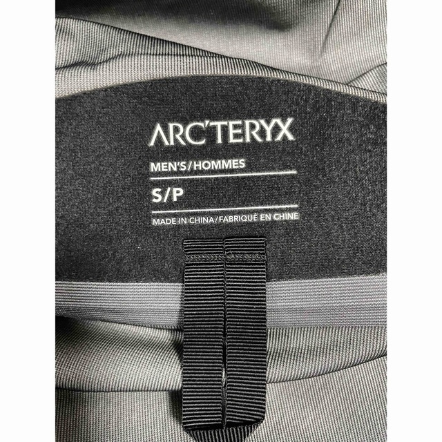 ARC'TERYX(アークテリクス)のARC'TERYX  Beta LT JACKET  バードエイド付き　新品 メンズのジャケット/アウター(ナイロンジャケット)の商品写真