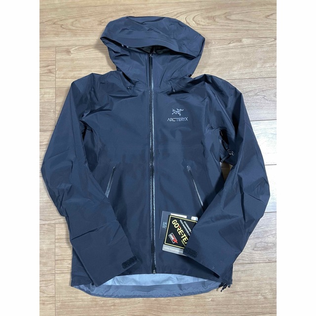 ARC'TERYX(アークテリクス)のARC'TERYX  Beta LT JACKET  バードエイド付き　新品 メンズのジャケット/アウター(ナイロンジャケット)の商品写真