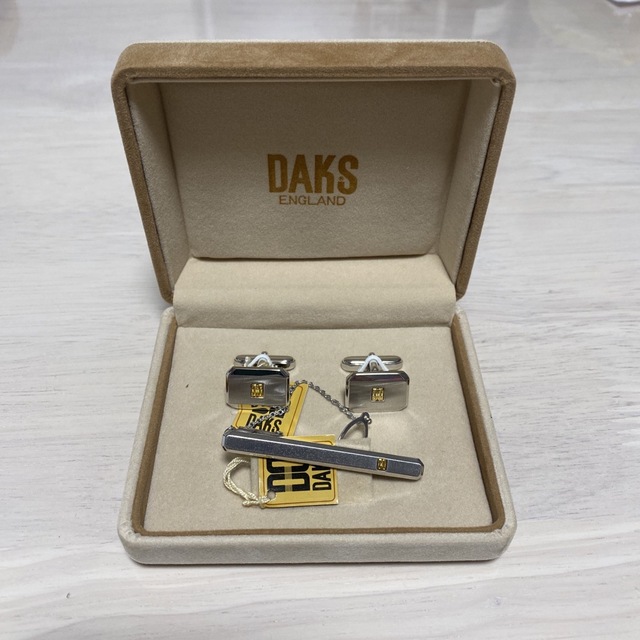 DAKS(ダックス)のDAKS ENGLAND カフス　ネクタイピン メンズのファッション小物(ネクタイピン)の商品写真