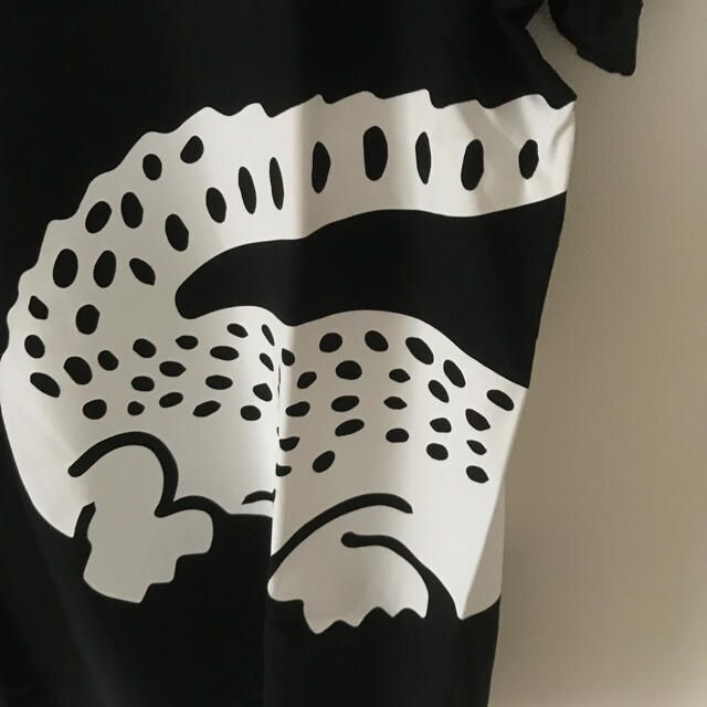 【送料無料】ラコステ　LACOSTE Tシャツ　M 黒　超デカロゴ