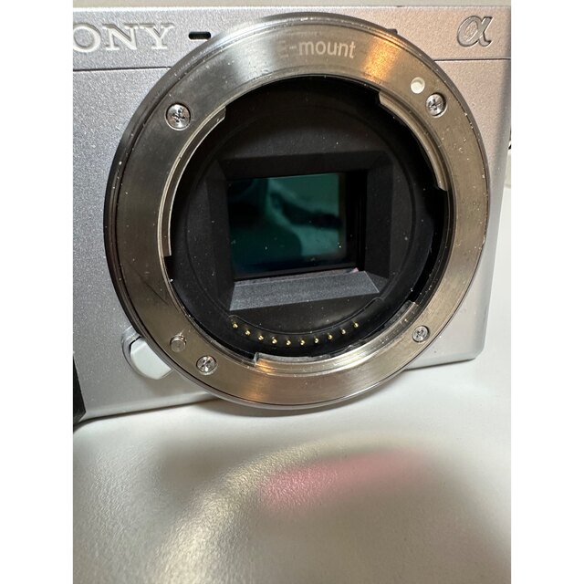 SONY(ソニー)のα6400 ジャンク品 スマホ/家電/カメラのカメラ(ミラーレス一眼)の商品写真