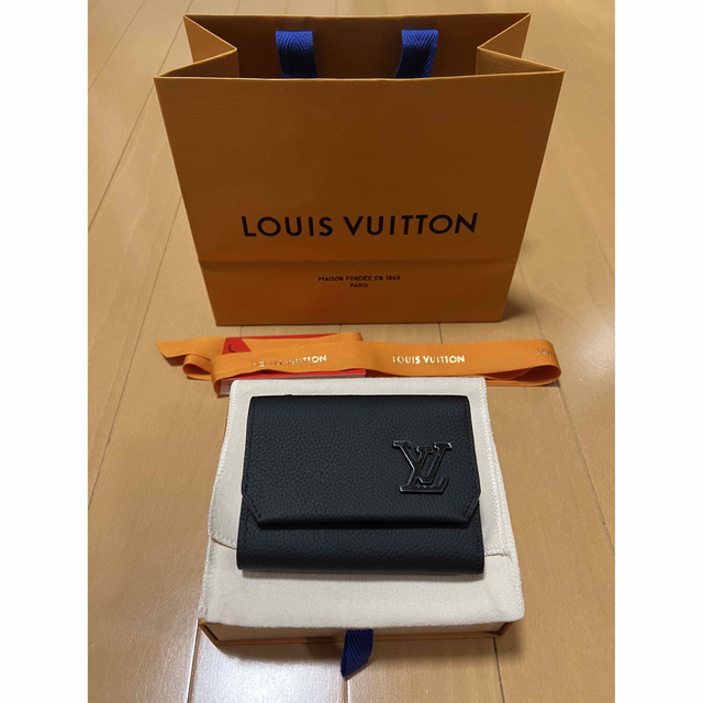 LOUIS VUITTON  ルイヴィトン　ポルトフォイユ　パイロット