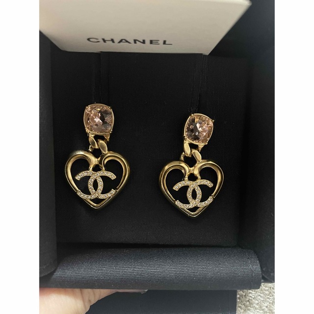 CHANEL シャネル　新作　ハート　ピアス