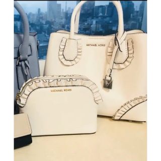 マイケルコース(Michael Kors)のマイケルコース♡ハンドバッグ♡フリル♡ホワイト(ハンドバッグ)