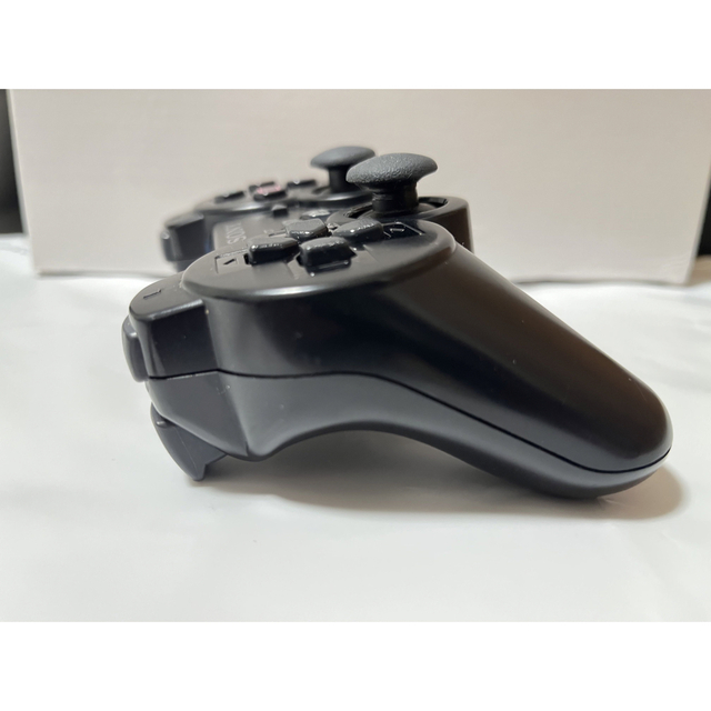 PlayStation3(プレイステーション3)のSONY PS3用コントローラー DUALSHOCK 3 USBケーブル付き エンタメ/ホビーのゲームソフト/ゲーム機本体(その他)の商品写真