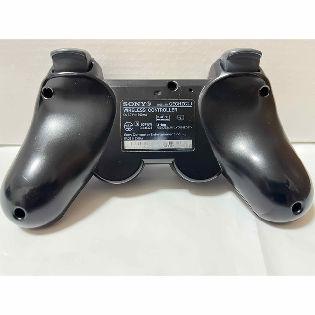 PlayStation3(プレイステーション3)のSONY PS3用コントローラー DUALSHOCK 3 USBケーブル付き エンタメ/ホビーのゲームソフト/ゲーム機本体(その他)の商品写真