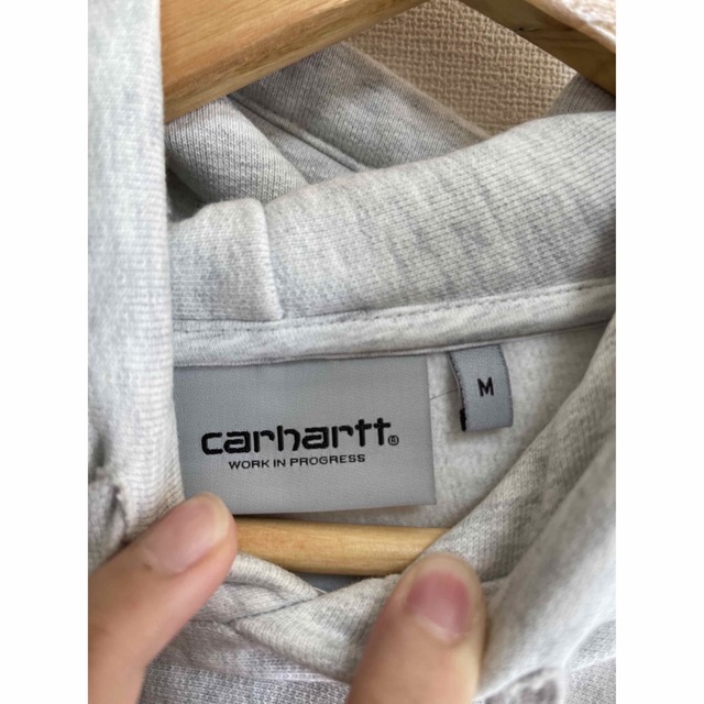 Charhartt WIP(カーハートダブリューアイピー)のcarhartt wip パーカー　刺繍ロゴ メンズのトップス(パーカー)の商品写真