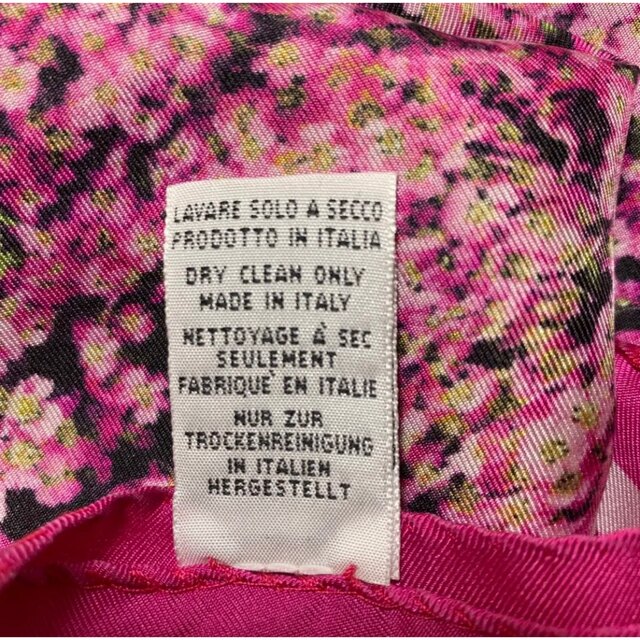 Paul Smith(ポールスミス)の【極上品】ポールスミス 花 総柄 シルク スカーフ ピンク レディースのファッション小物(バンダナ/スカーフ)の商品写真