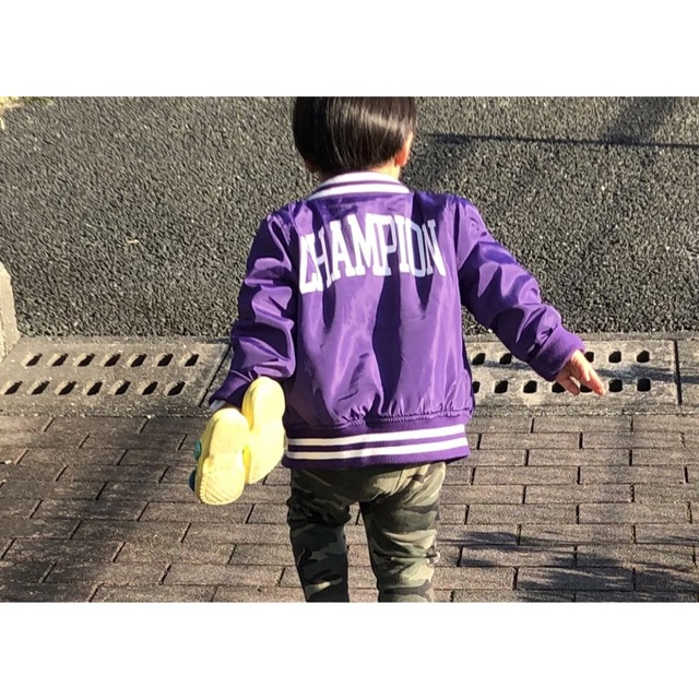 Champion(チャンピオン)のchampion スタジャン キッズ/ベビー/マタニティのキッズ服男の子用(90cm~)(ジャケット/上着)の商品写真