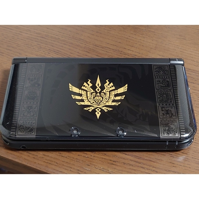 ニンテンドー3DS(ニンテンドー3DS)のニンテンドー 3DS LL　モンスターハンター　ゴア・マガラブラック エンタメ/ホビーのゲームソフト/ゲーム機本体(家庭用ゲームソフト)の商品写真