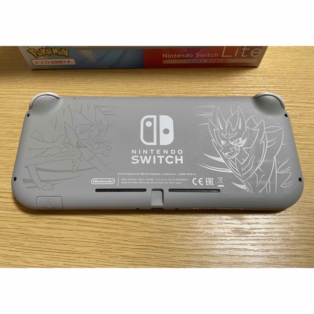 ニンテンドースイッチライト ポケモン Switch lite 本体