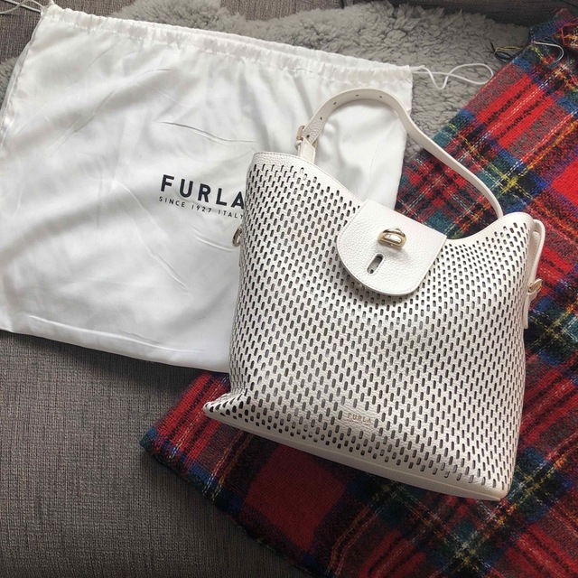 Furla(フルラ)のフルラ　FURLA 白　春バッグ レディースのバッグ(ショルダーバッグ)の商品写真