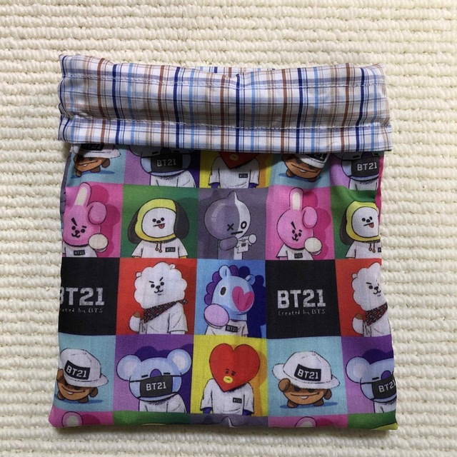 263🌟BT21   巾着袋/コップ袋/給食袋 ハンドメイドのキッズ/ベビー(外出用品)の商品写真