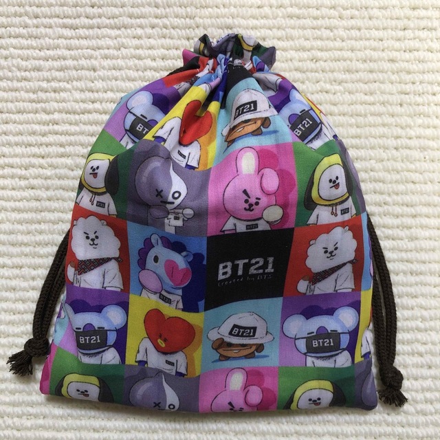 263🌟BT21   巾着袋/コップ袋/給食袋 ハンドメイドのキッズ/ベビー(外出用品)の商品写真