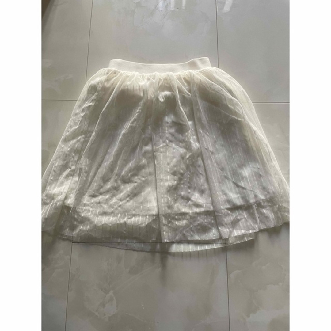 UNIQLO(ユニクロ)のUNIQLO  GIRLS チュールスカート　オフホワイト　110cm キッズ/ベビー/マタニティのキッズ服女の子用(90cm~)(スカート)の商品写真